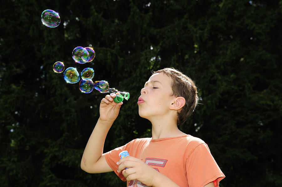 1 Pcs Child playing with bubble